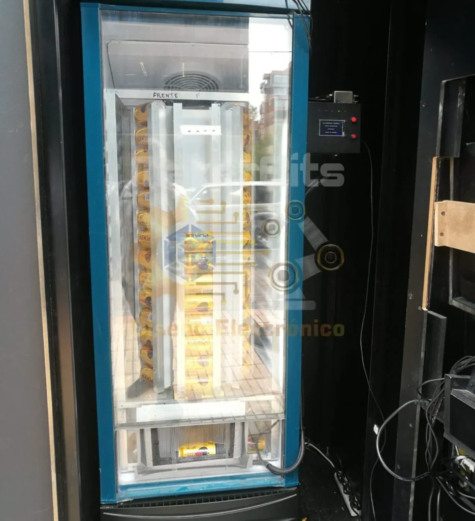 Sistema electrónico dispensador de bebidas en lata con pantalla Touch para entrega de merchandising